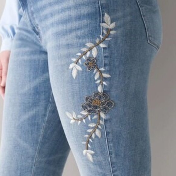 WHITE HOUSE BLACK MARKET EVERYDAY SOFT MID RISE EMBELLISHED BEADED SKINNY JEAN 0 - Picture 1 of 14